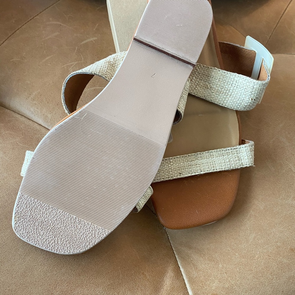 NEW — Inné Raffia Slide Sandal w/ Ivory Shell - Picture 2 of 4